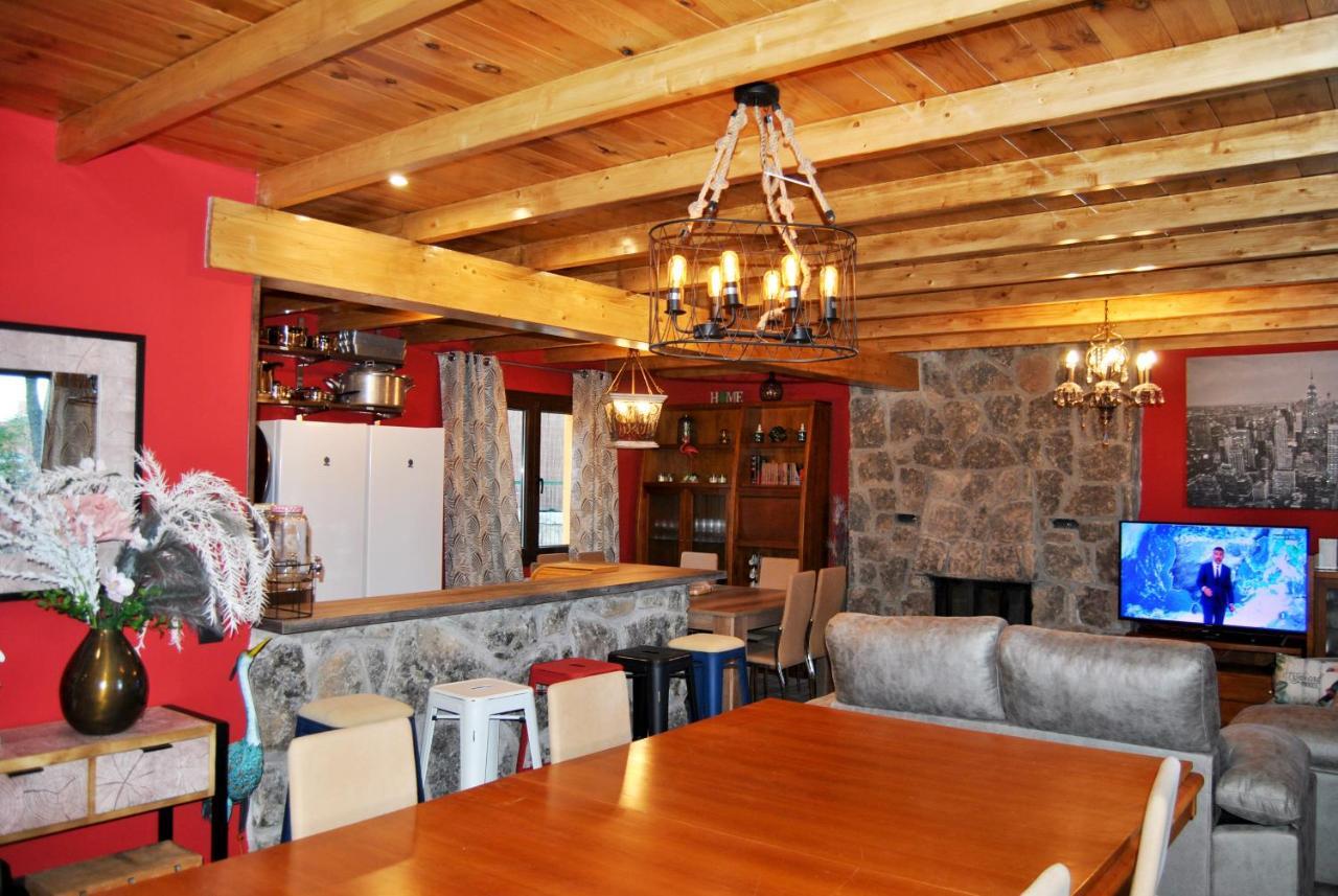 Complejo Casas Rurales Mansiones Y Villas Deluxe Collado Mediano Extérieur photo
